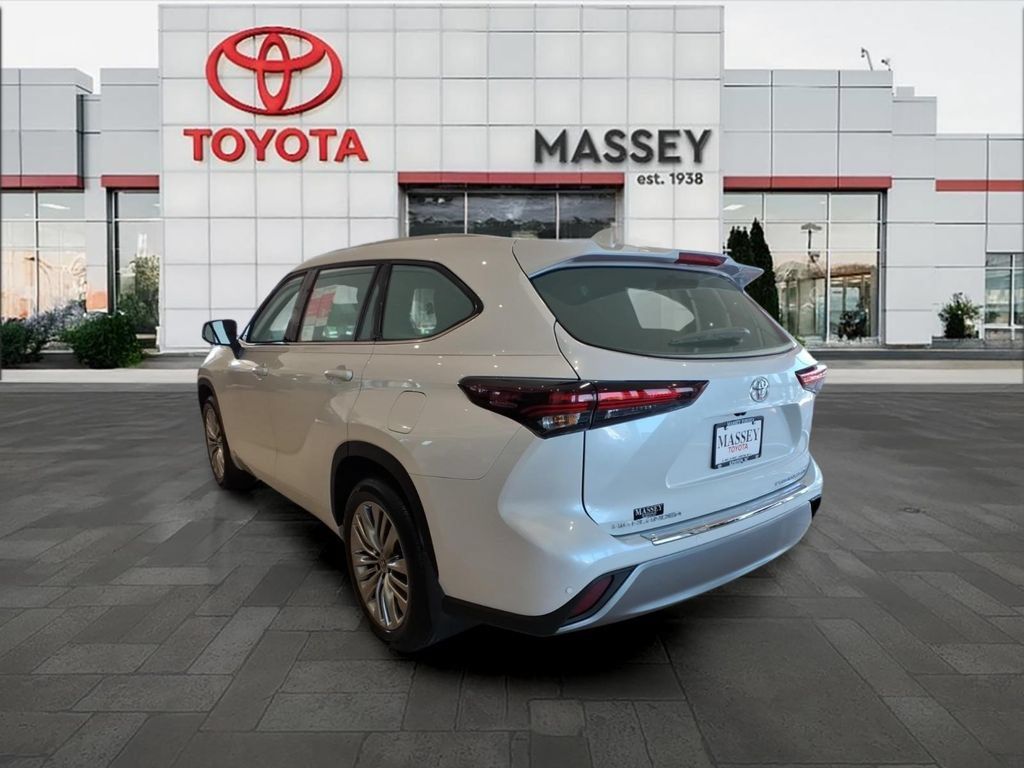 New 2026 Toyota Highlander Platinum AWD/4WD image 5