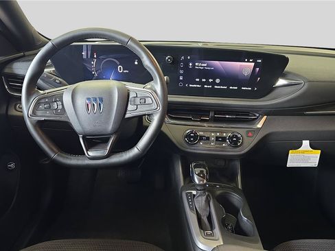 Used 2025 Buick Envista Preferred w/ Convenience I Package FWD image 9