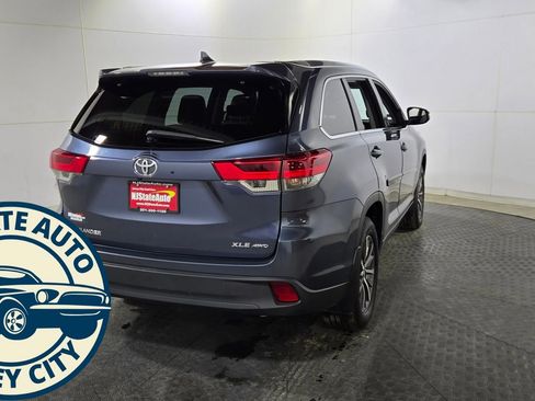 Used 2017 Toyota Highlander XLE image 9