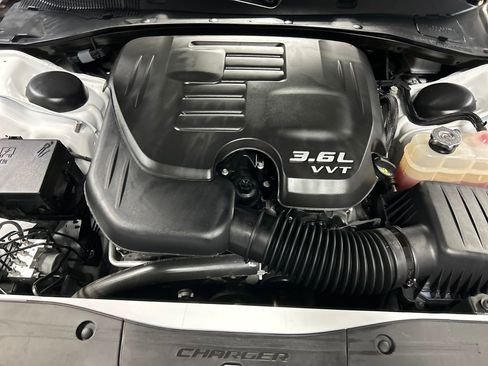 Used 2022 Dodge Charger SXT w/ Driver Convenience Group image 26