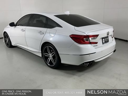 Used 2021 Honda Accord Touring image 6