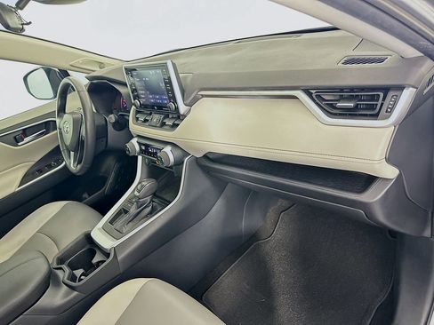 Certified 2019 Toyota RAV4 XLE Premium FWD image 29