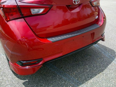 Used 2018 Toyota Corolla iM w/ All-Weather Mat Package FWD image 53