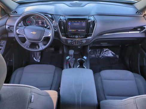 Used 2023 Chevrolet Traverse LT image 10