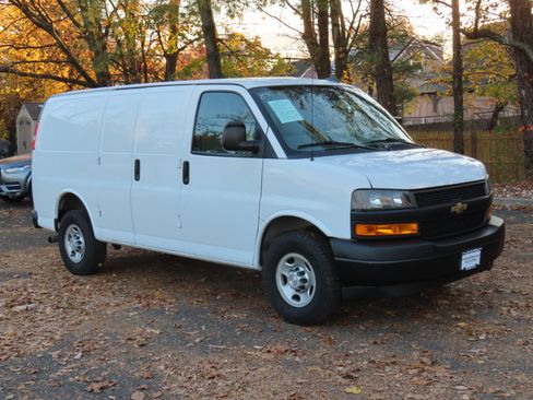 Used 2019 Chevrolet Express 2500 image 23