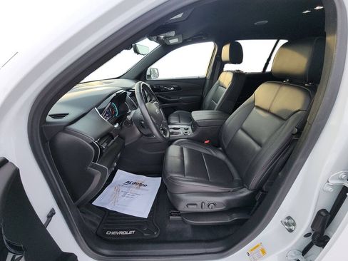 Used 2023 Chevrolet Traverse RS FWD image 9