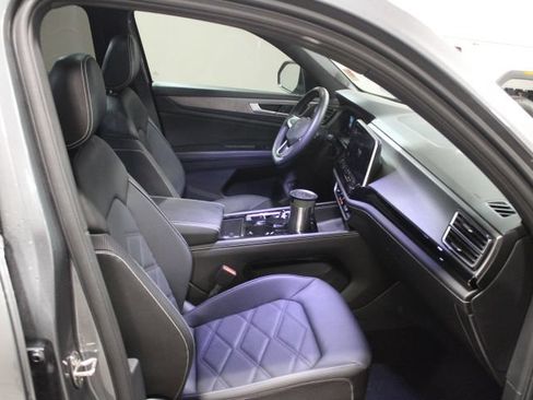 Used 2024 Volkswagen Atlas Cross Sport SE AWD/4WD image 14