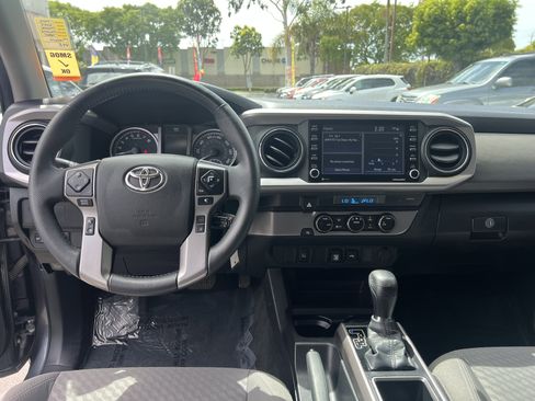 Used 2022 Toyota Tacoma SR5 RWD image 19