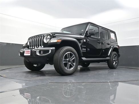Used 2023 Jeep Wrangler Unlimited Sahara w/ Cold Weather Group image 29