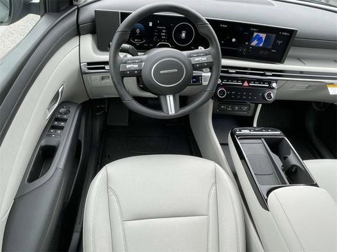 New 2025 Hyundai Tucson SEL image 11