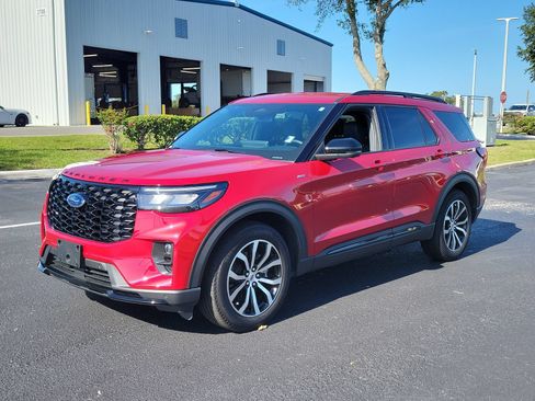 Certified 2025 Ford Explorer ST-Line w/ Premium Package RWD image 2