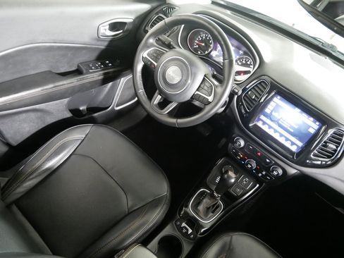 Used 2019 Jeep Compass Limited AWD/4WD image 9