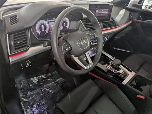 Certified 2025 Audi Q5 2.0T Premium Plus w/ Premium Plus Package image 9