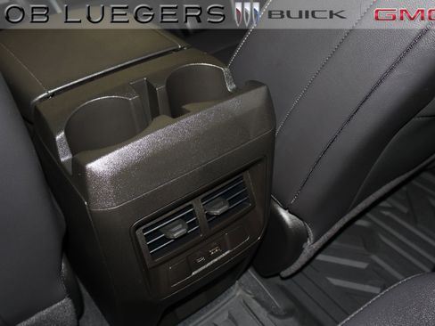 Certified 2024 Chevrolet Colorado LT w/ LT Convenience Package III image 16