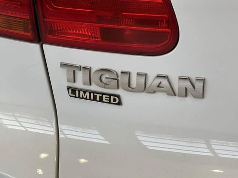 Used 2017 Volkswagen Tiguan Limited w/ Premium Package image 11