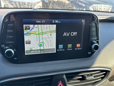 Used 2019 Hyundai Santa Fe AWD image 28