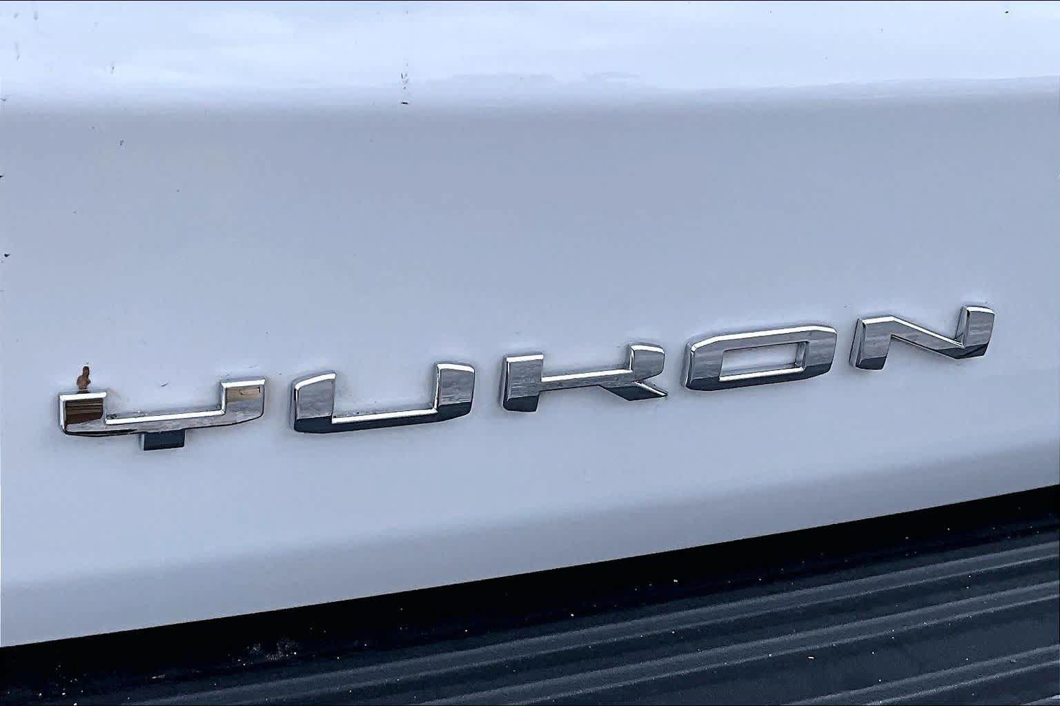 Used 2021 GMC Yukon AT4 w/ AT4 Premium Plus Package AWD/4WD image 31