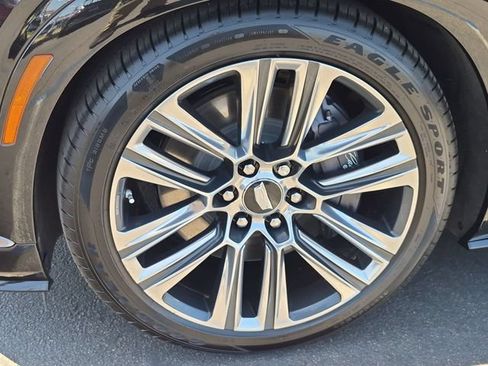 Used 2026 Cadillac Vistiq Platinum w/ LPO, Floor Liner Package AWD/4WD image 34