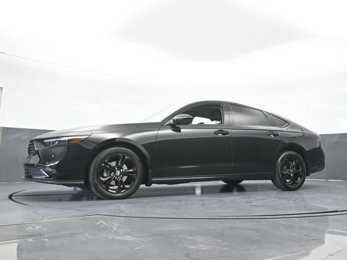 Used 2025 Honda Accord SE image 53
