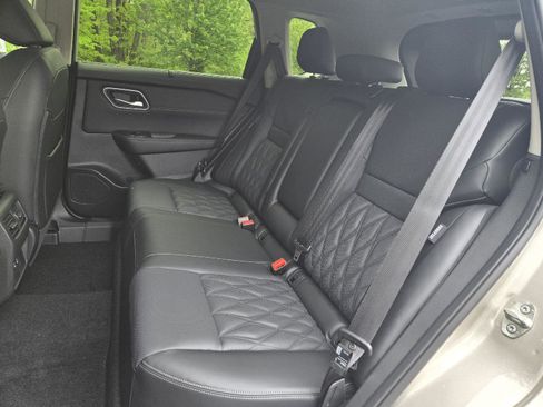 New 2026 Nissan Rogue Platinum AWD/4WD image 13
