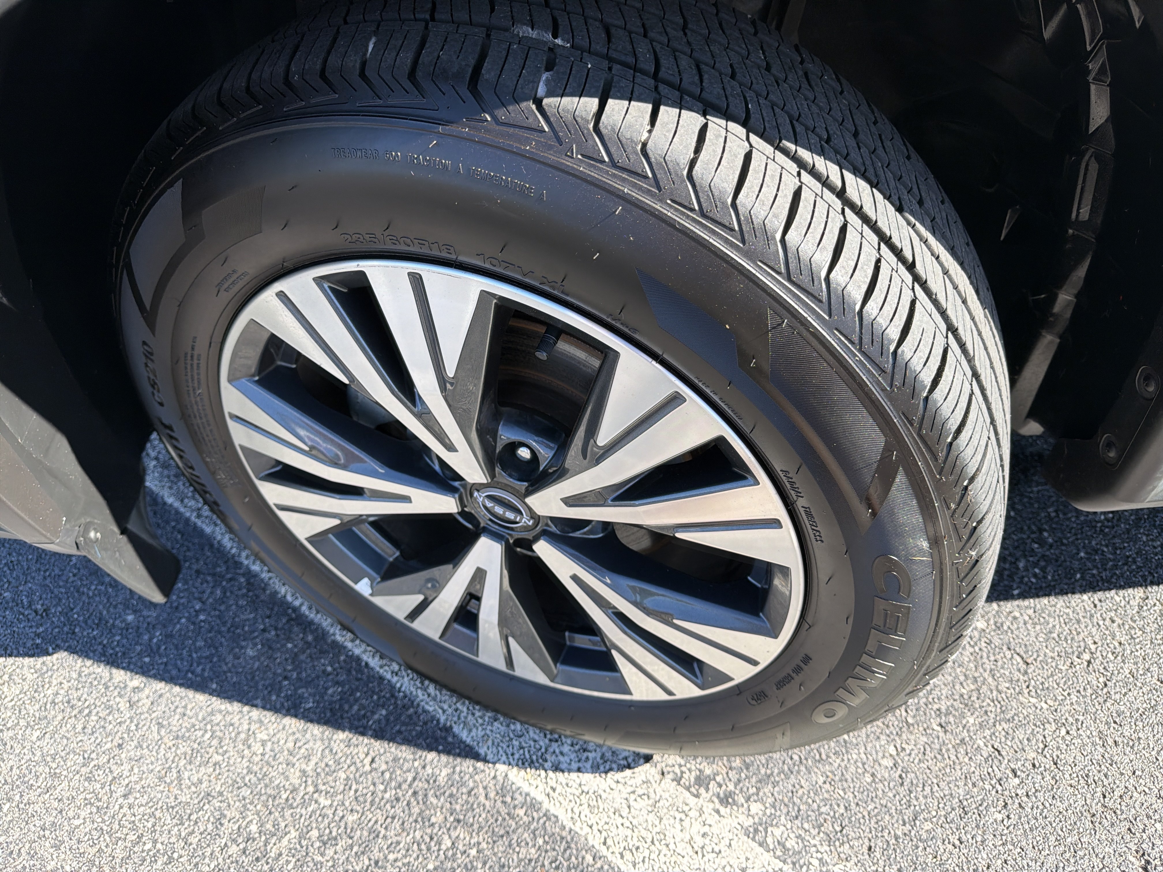 Used 2023 Nissan Rogue SV AWD/4WD image 12