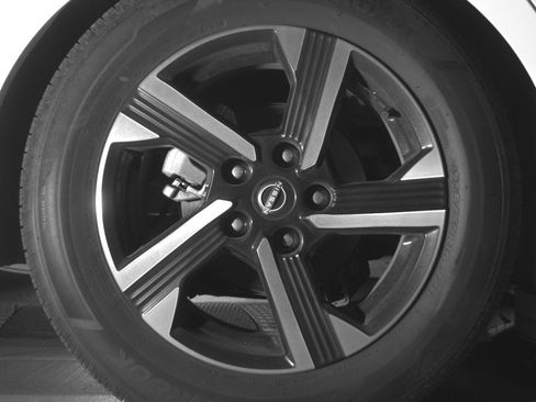 Used 2025 Nissan Sentra SV FWD image 15