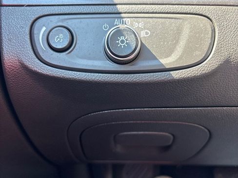 Used 2021 Buick Encore Preferred image 22