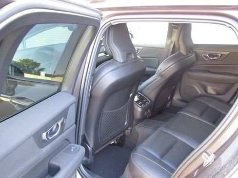 Used 2025 Volvo V60 B5 Cross Country Ultra w/ Protection Package Premier AWD/4WD image 14