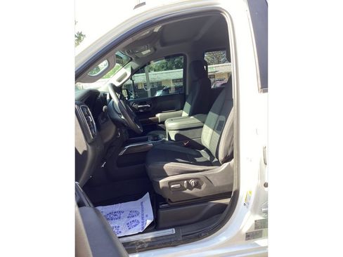 Used 2022 Chevrolet Silverado 1500 RST w/ LPO, Blackout Package AWD/4WD image 9