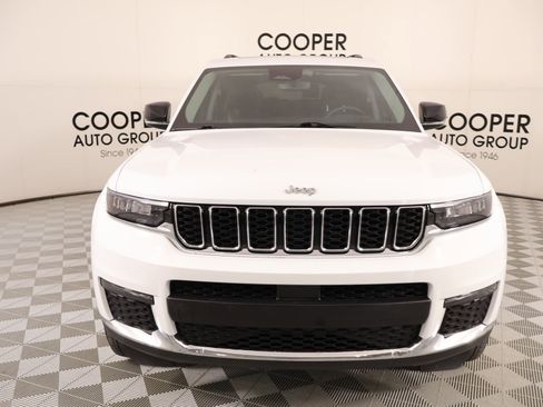 Used 2023 Jeep Grand Cherokee L Limited AWD/4WD image 10