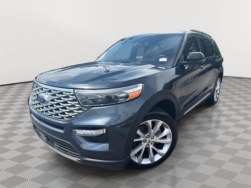 Used 2022 Ford Explorer Platinum w/ Technology Package AWD/4WD image 2