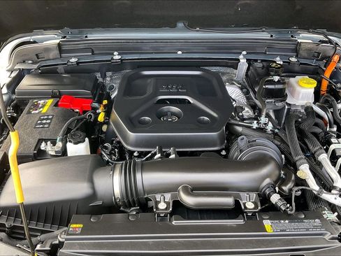 Certified 2025 Jeep Wrangler Rubicon image 9