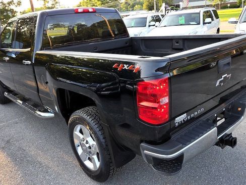 Used 2019 Chevrolet Silverado 2500 W/T w/ Snow Plow Prep Package AWD/4WD image 10