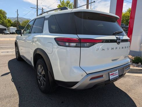 Used 2024 Nissan Pathfinder SV AWD/4WD image 5