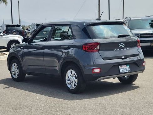 Certified 2026 Hyundai Venue SE FWD image 3