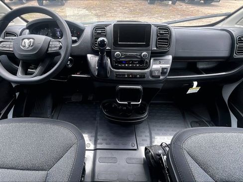 New 2024 RAM ProMaster 2500 w/ Convenience Group FWD image 4