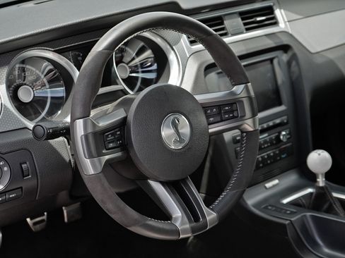 Used 2012 Ford Mustang Shelby GT500 w/ SVT Performance Pkg RWD image 15