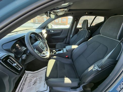 Certified 2023 Volvo XC40 Recharge Plus image 20