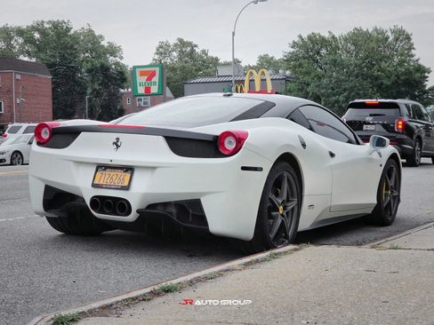 Used 2015 Ferrari 458 Italia Coupe RWD image 6
