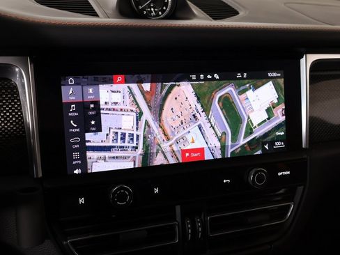 Used 2025 Porsche Macan S image 7