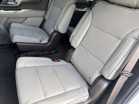 New 2026 GMC Yukon Elevation RWD image 33