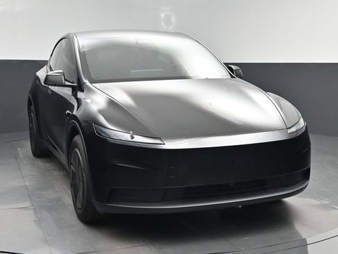 Used 2026 Tesla Model Y 2WD image 21