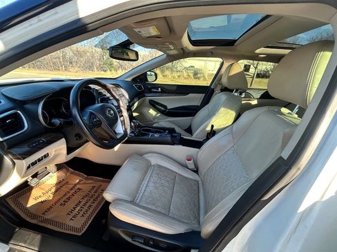 Used 2017 Nissan Maxima Platinum image 12