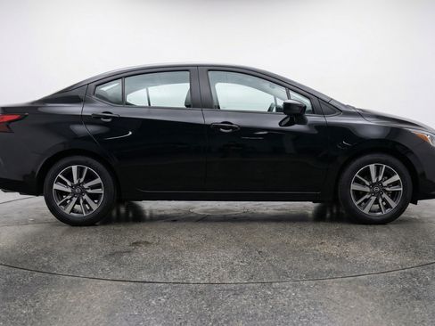 Used 2025 Nissan Versa SV FWD image 11