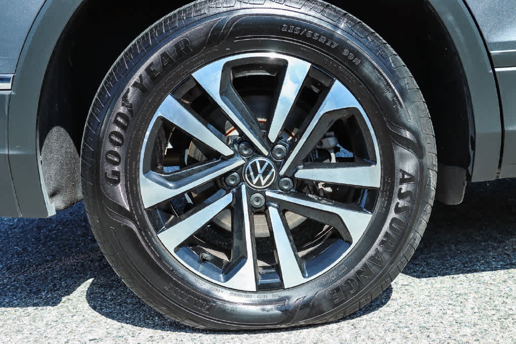 Used 2023 Volkswagen Tiguan S FWD image 13
