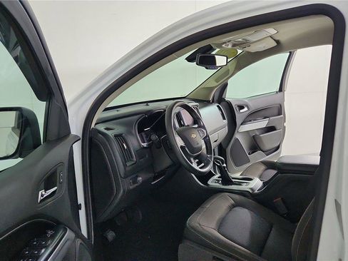 Used 2022 Chevrolet Colorado LT w/ LT Convenience Package image 16