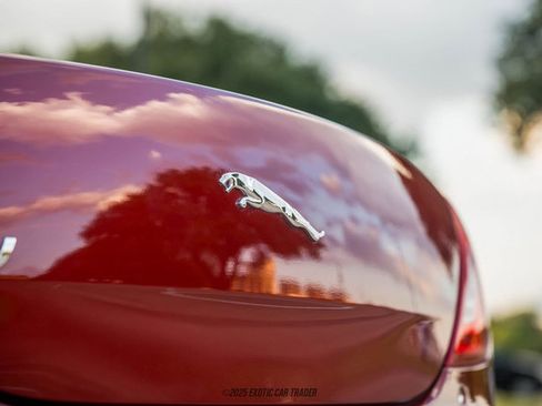 Used 2012 Jaguar XJ image 65