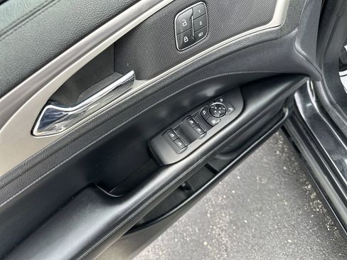 Used 2020 Lincoln MKZ w/ Convenience Package FWD image 15