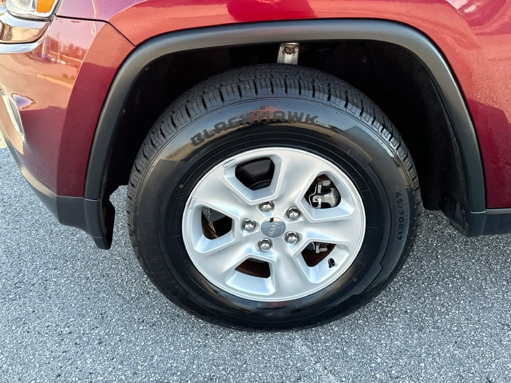 Used 2016 Jeep Grand Cherokee Laredo RWD image 23