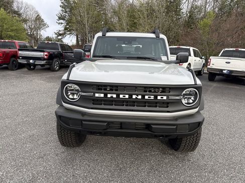 New 2026 Ford Bronco 2-Door w/ Sasquatch Package AWD/4WD image 2